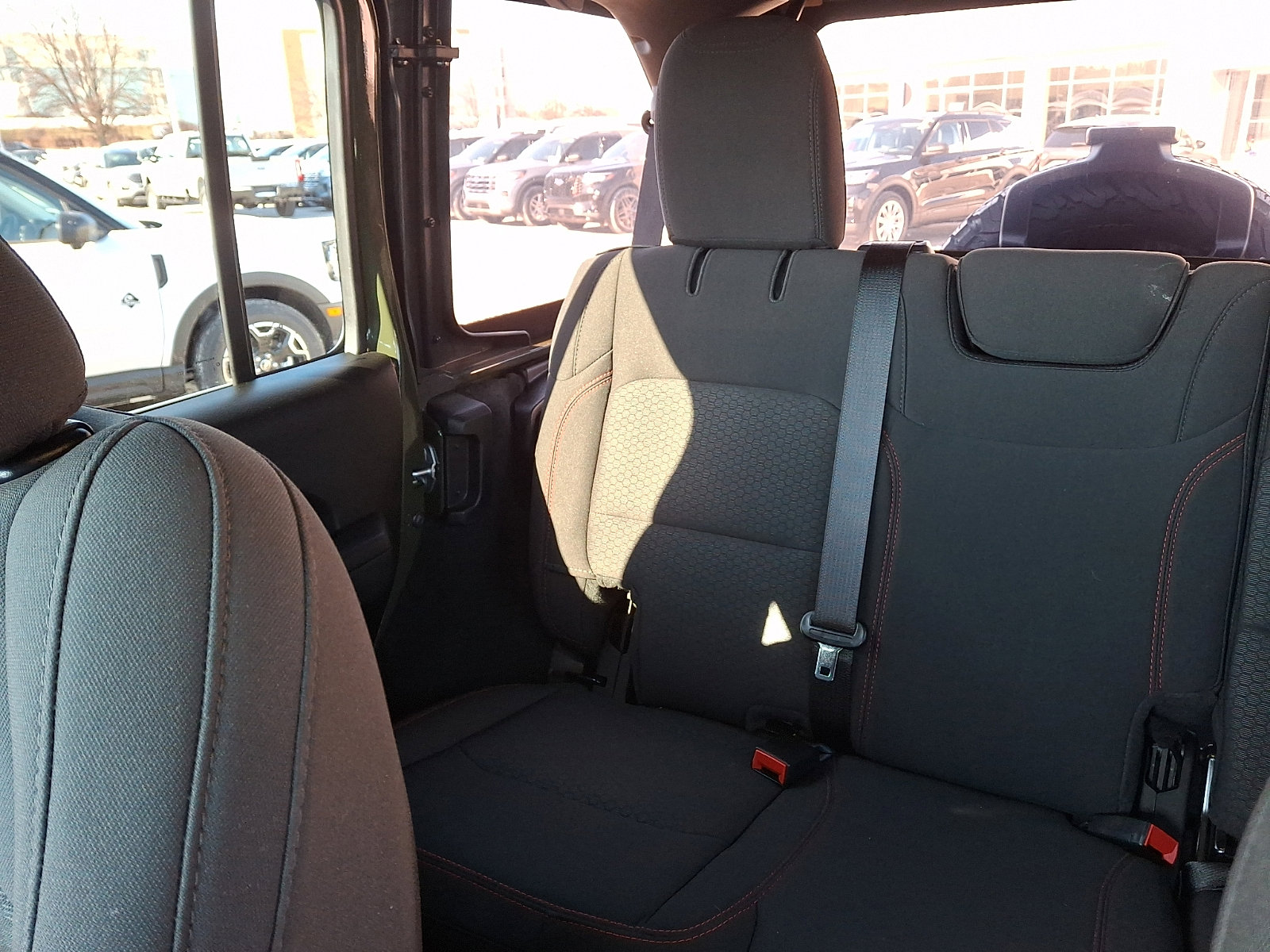 Used 2022 Jeep Wrangler Unlimited Rubicon w/ Steel Bumper Group image 18