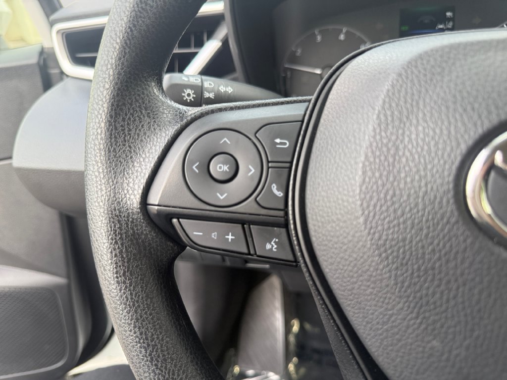 Used 2025 Toyota Corolla LE FWD image 20