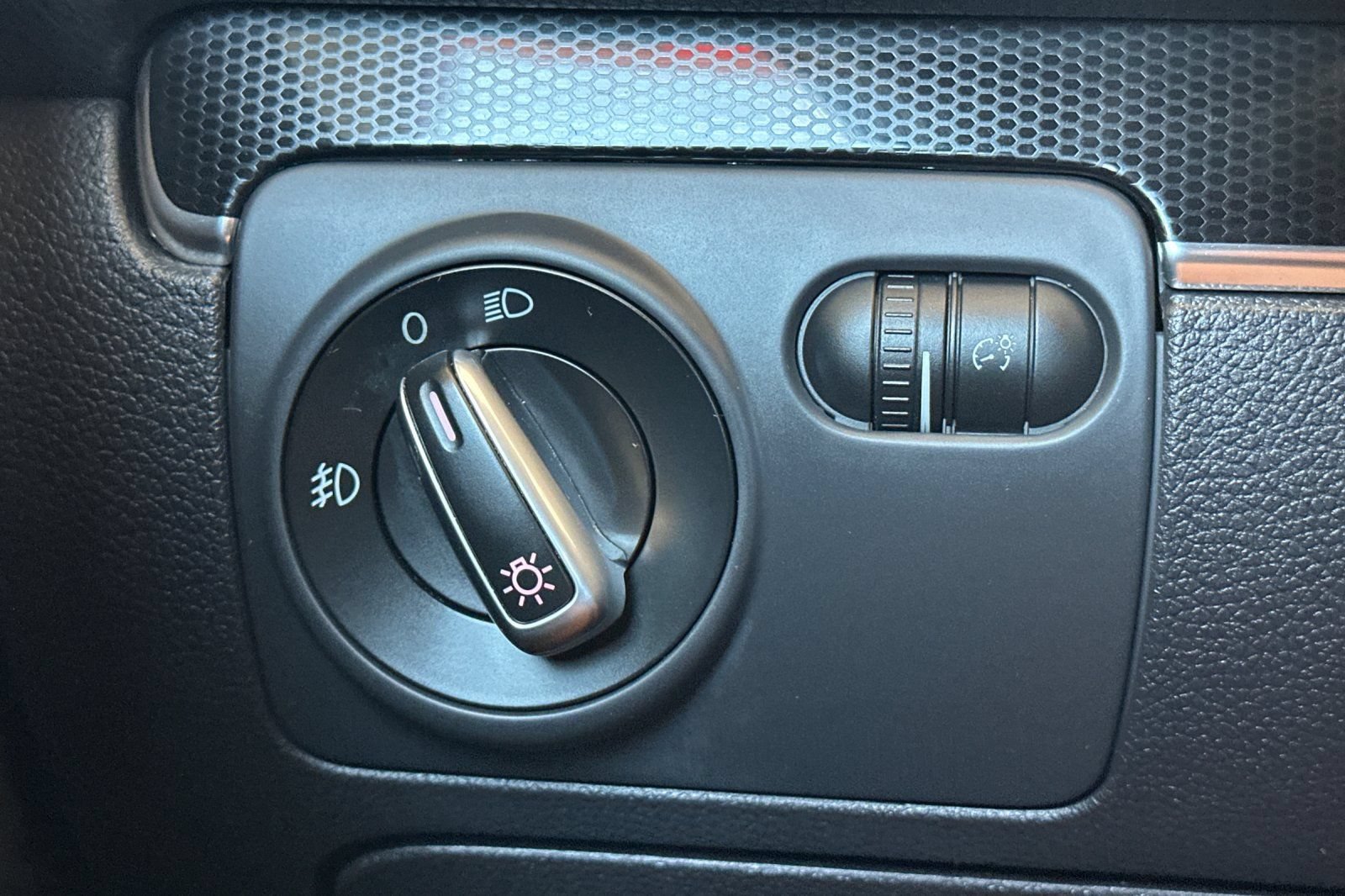 Used 2013 Volkswagen GTI Wolfsburg Edition FWD image 27
