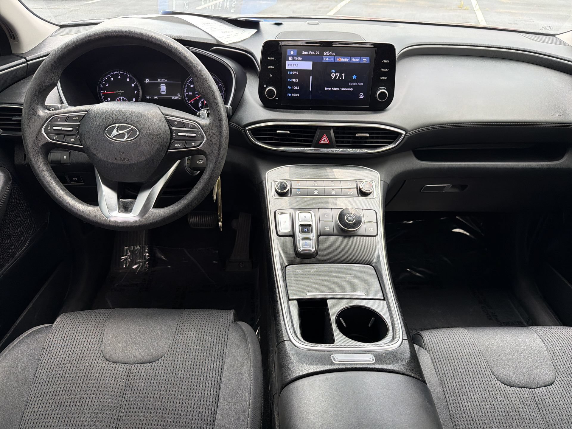 Used 2021 Hyundai Santa Fe SE FWD image 2