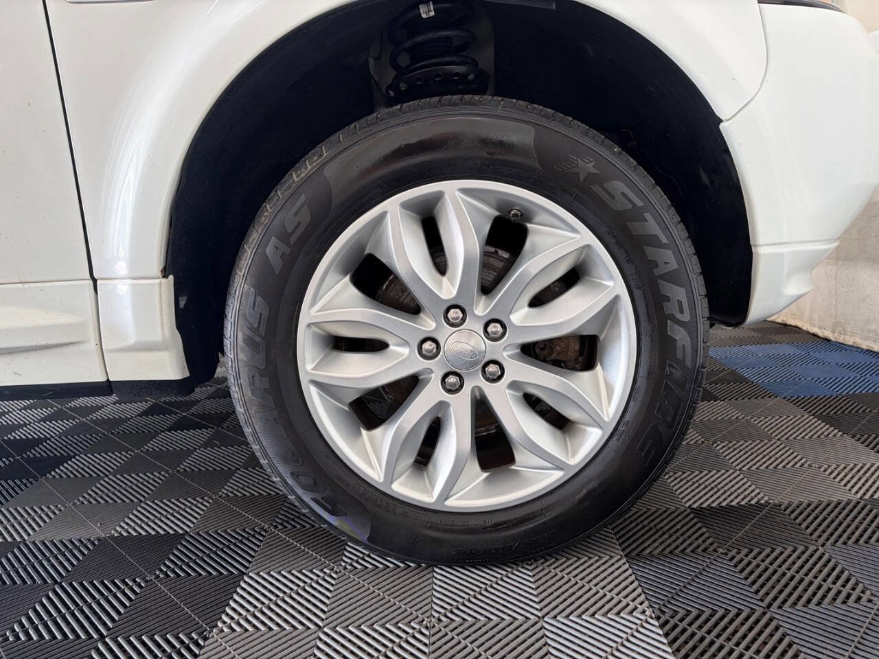 Used 2015 Land Rover LR2 AWD/4WD image 25