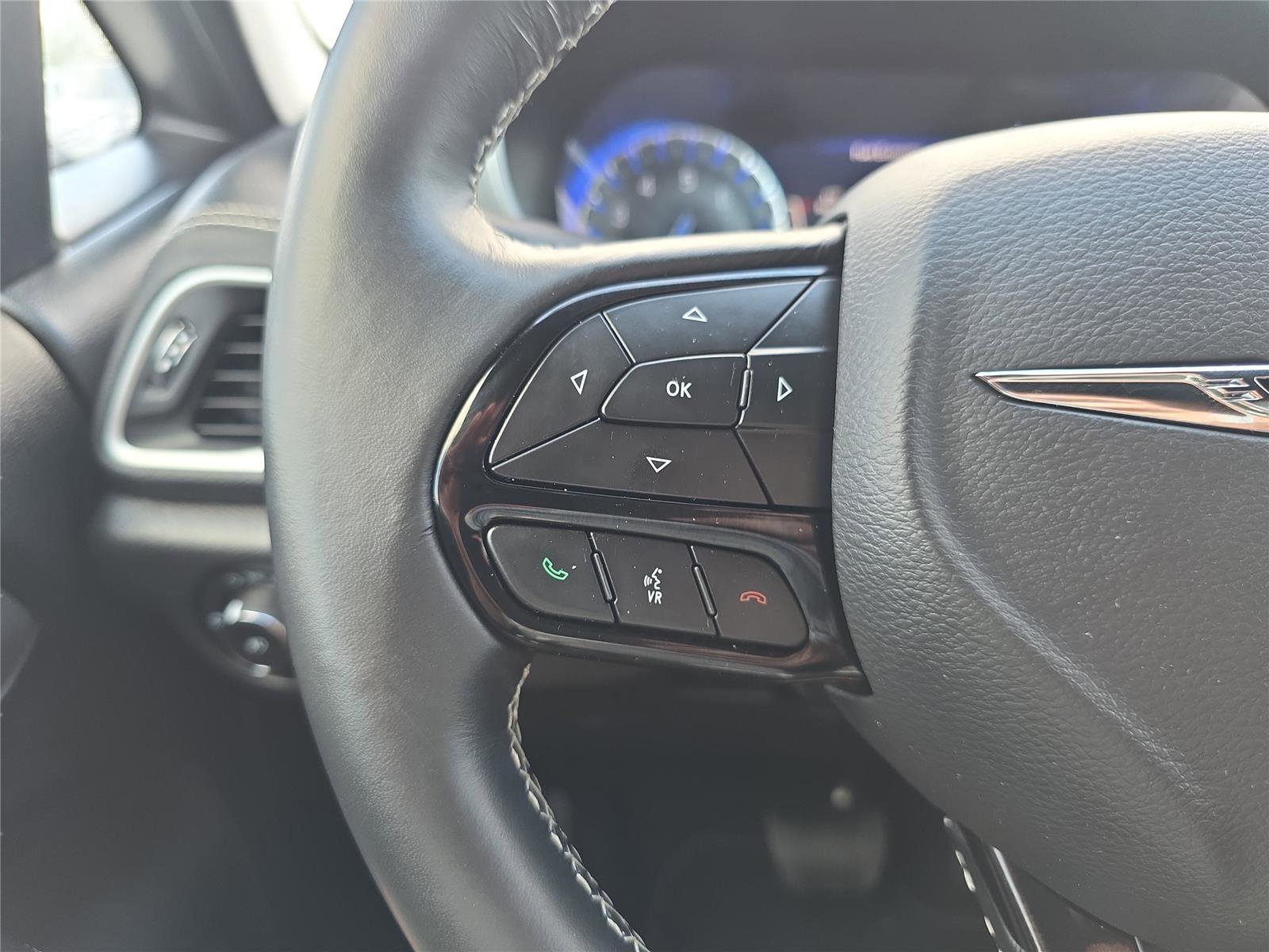 Used 2021 Chrysler Pacifica Touring w/ S Appearance Package image 20