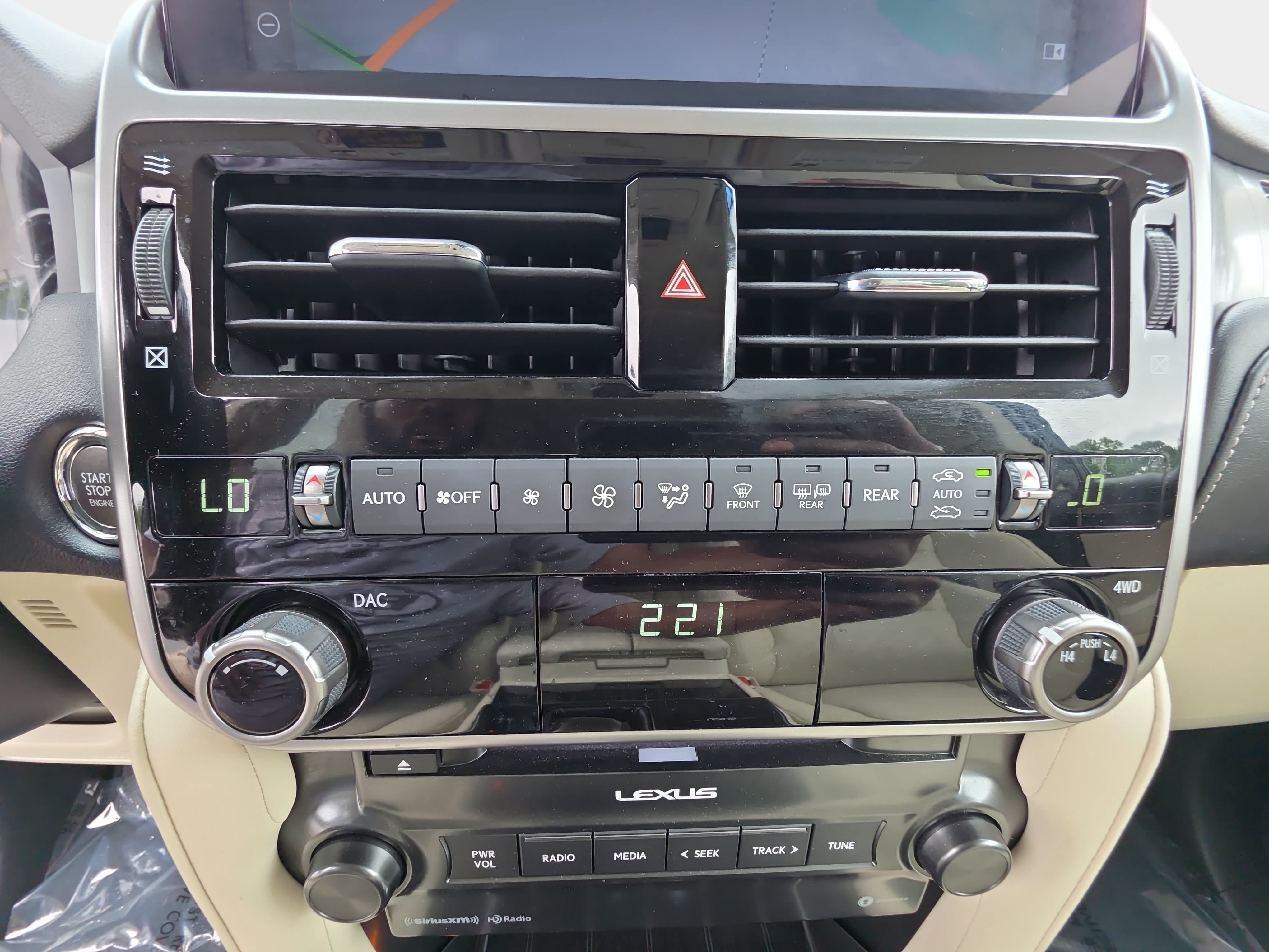 Used 2023 Lexus GX 460 Premium w/ Premium Package AWD/4WD image 22