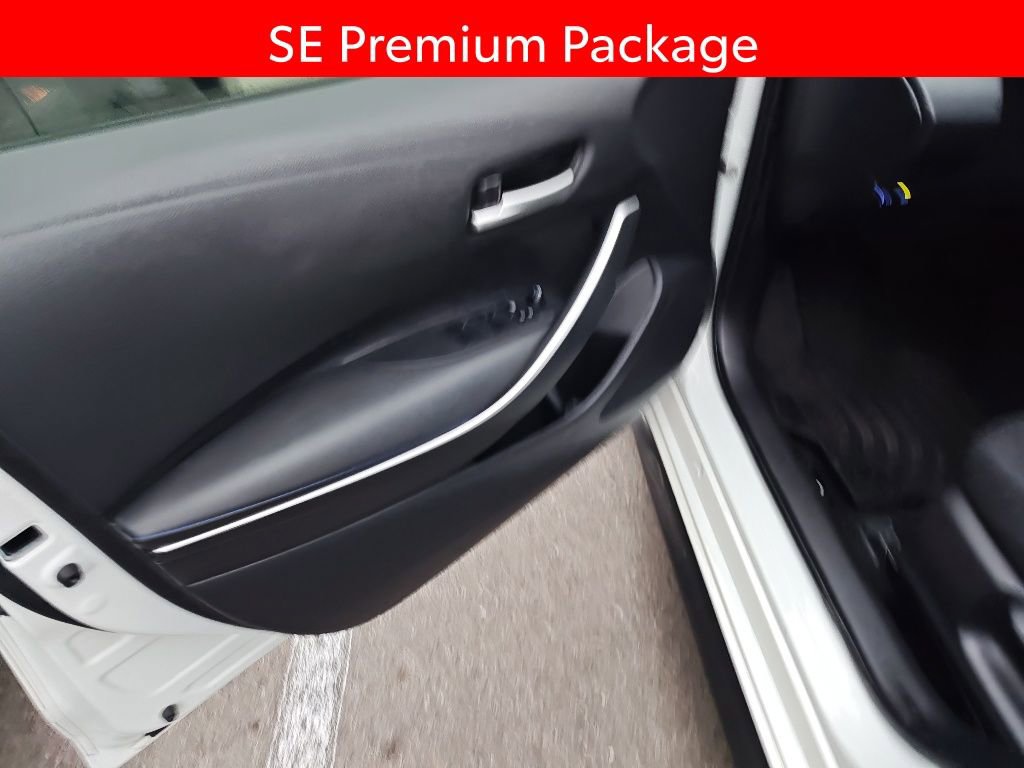 Used 2021 Toyota Corolla SE w/ SE Premium Package FWD image 5