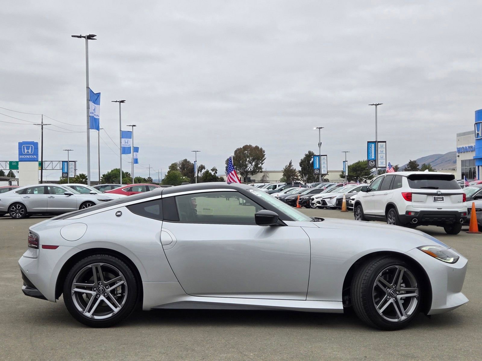 Used 2025 Nissan Z Sport w/ Floor Mat Package RWD image 8