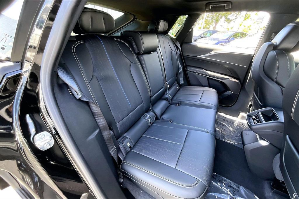 New 2026 Cadillac Lyriq Sport w/ LPO, Floor Liner Package AWD/4WD image 29