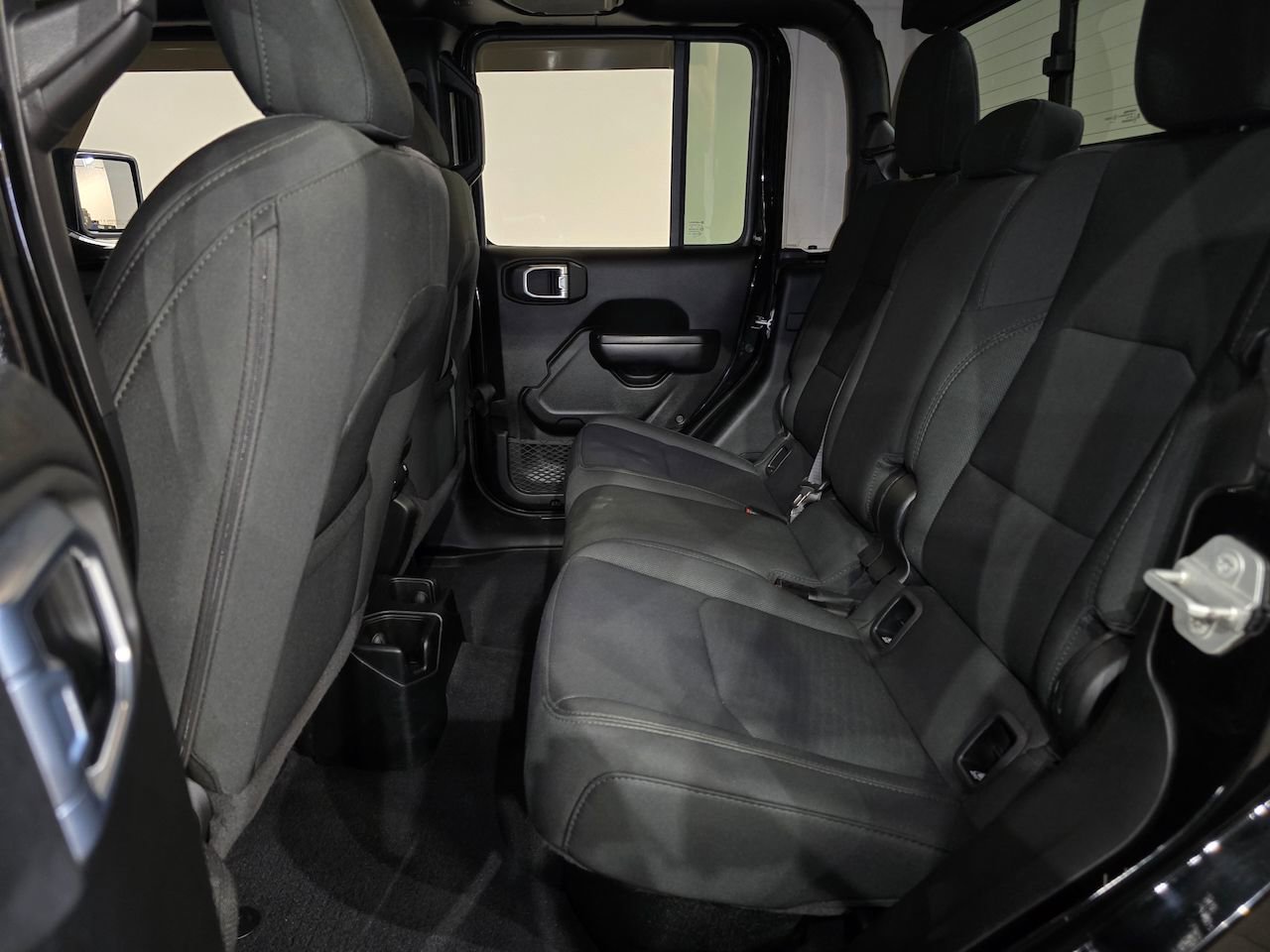 Used 2021 Jeep Gladiator Willys image 34