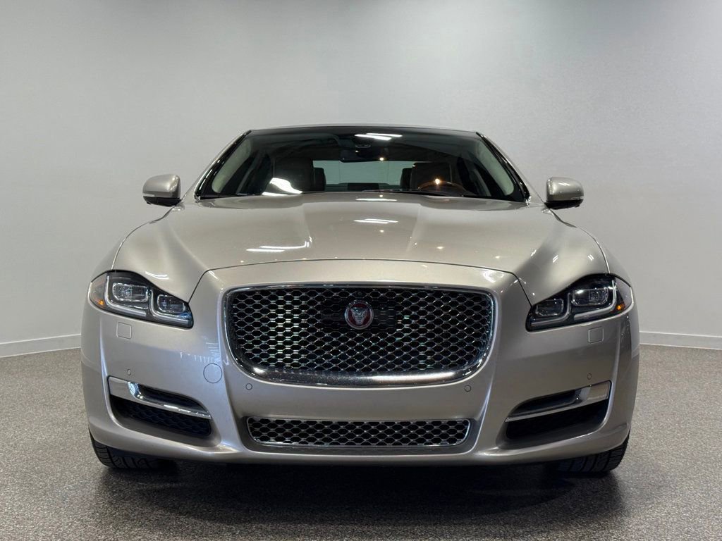 Used 2017 Jaguar XJ L Portfolio image 4