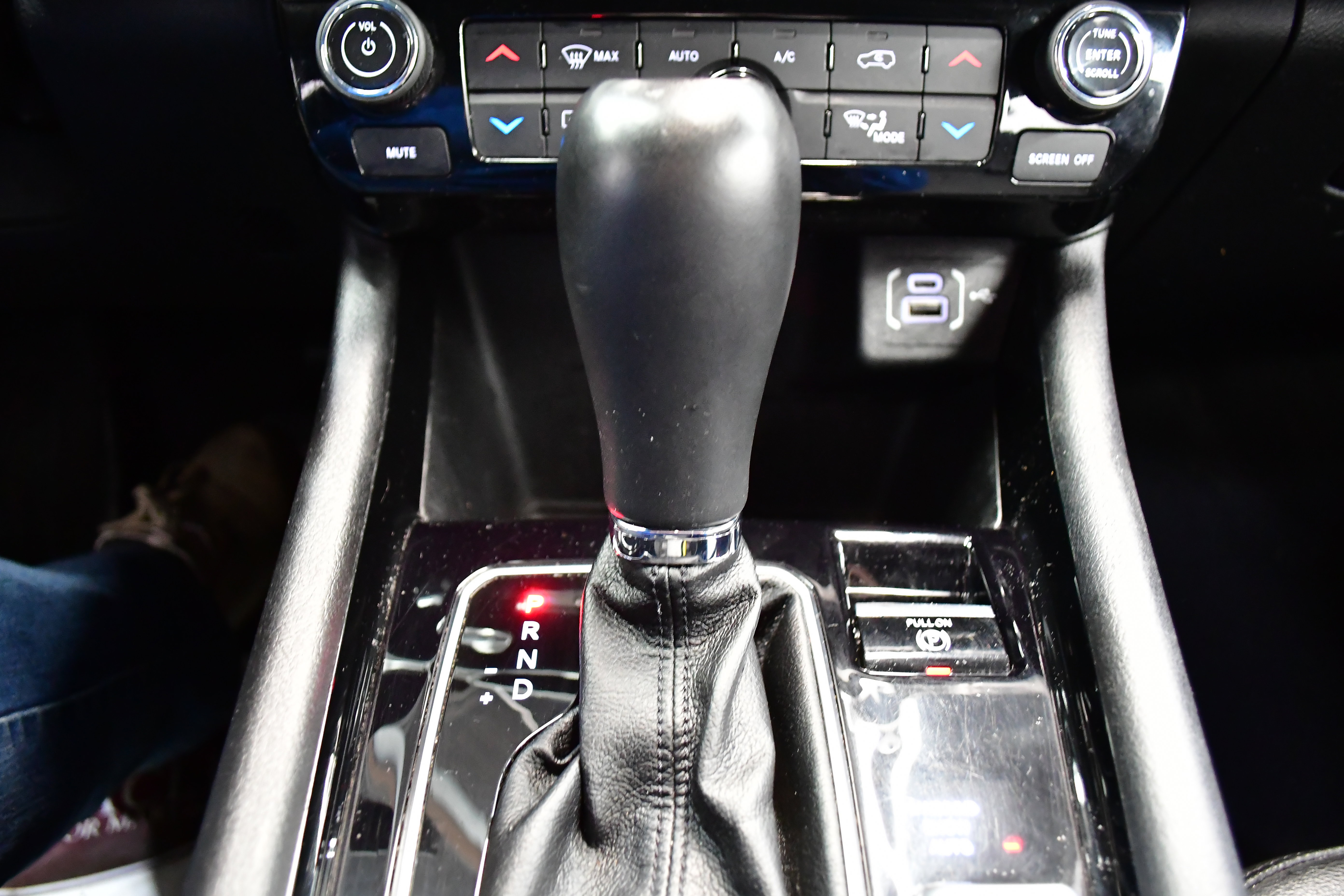 Used 2025 Jeep Compass Limited AWD/4WD image 30