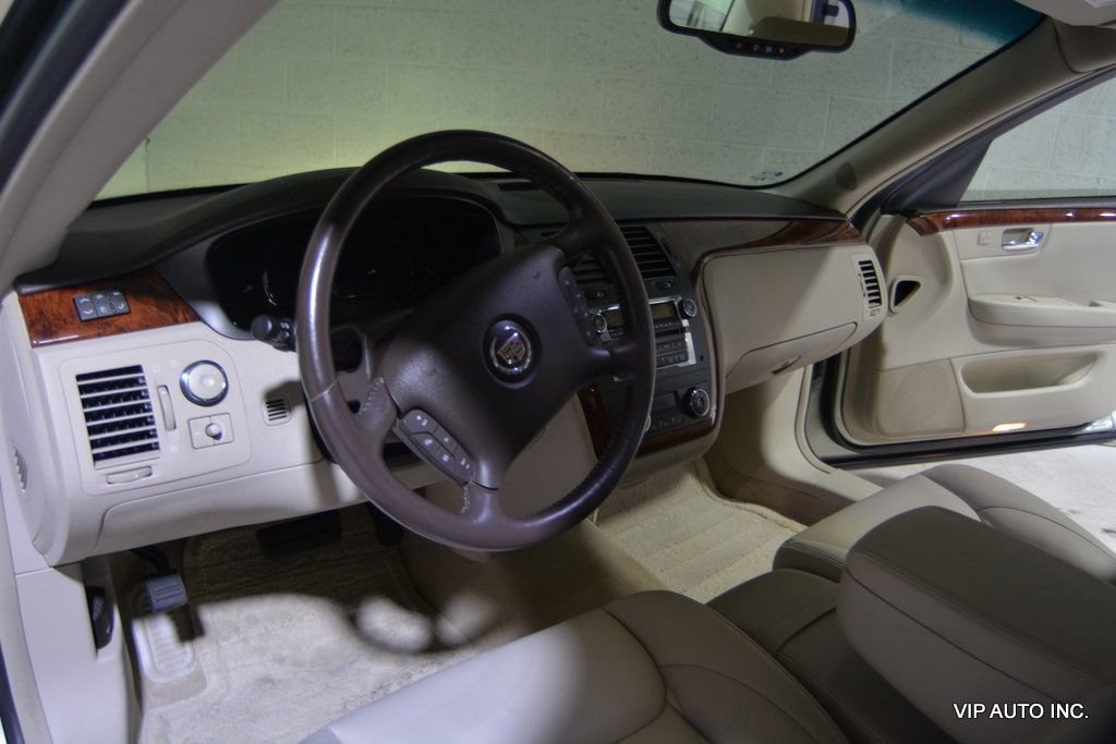 Used 2007 Cadillac DTS Luxury I w/ Trunk Convenience Package image 11