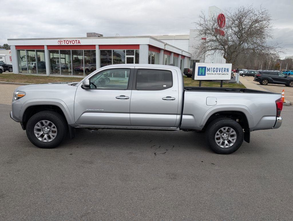 Used 2018 Toyota Tacoma SR5 image 2