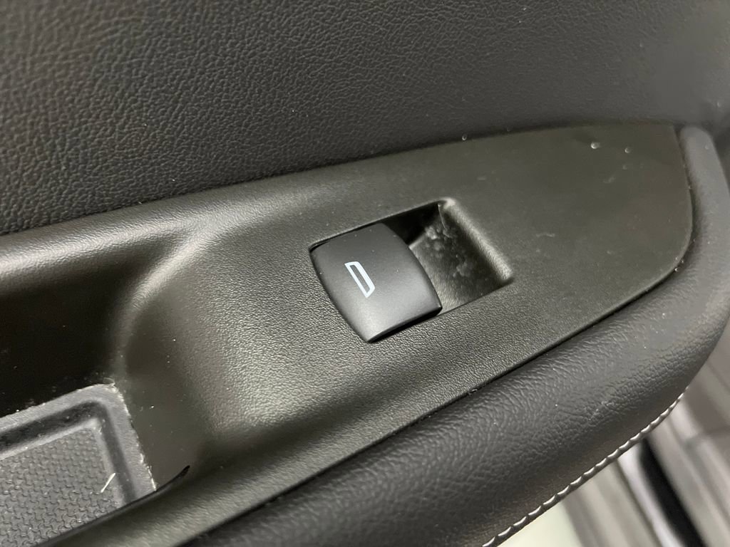 Used 2025 Chevrolet Blazer LT image 16