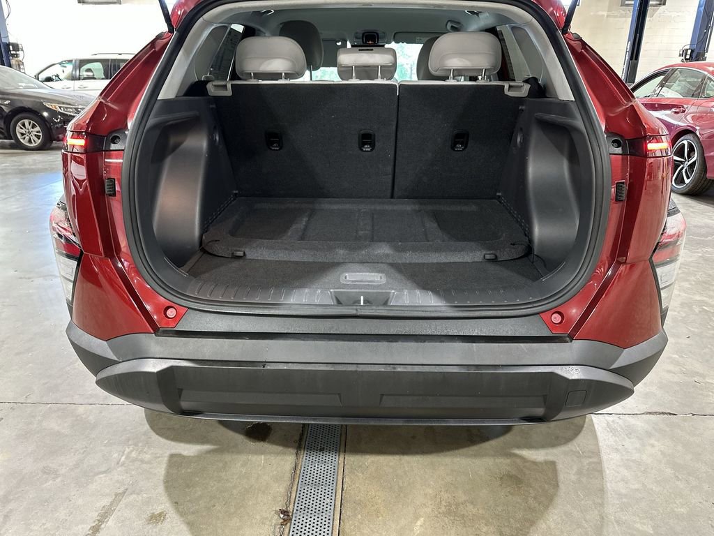 Used 2025 Hyundai Kona SEL image 19