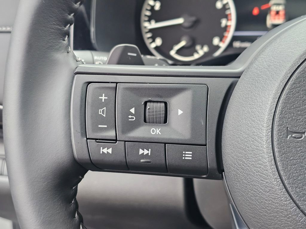 New 2025 Nissan Pathfinder SV w/ SV Premium Package image 38