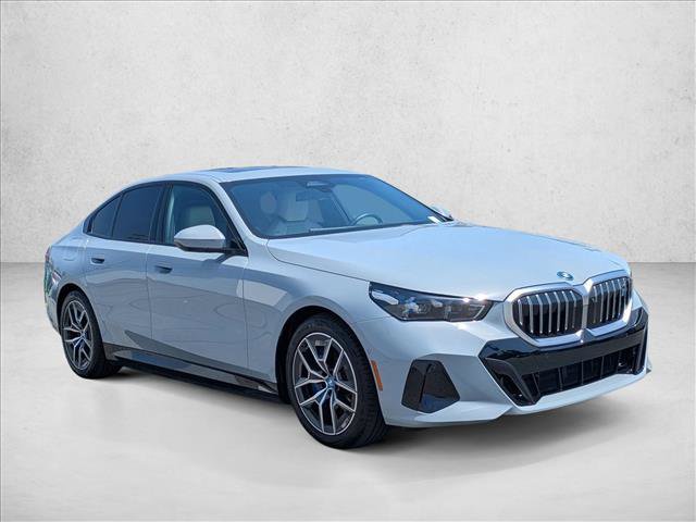 Certified 2025 BMW i5 eDrive40i w/ M Sport Package RWD image 3