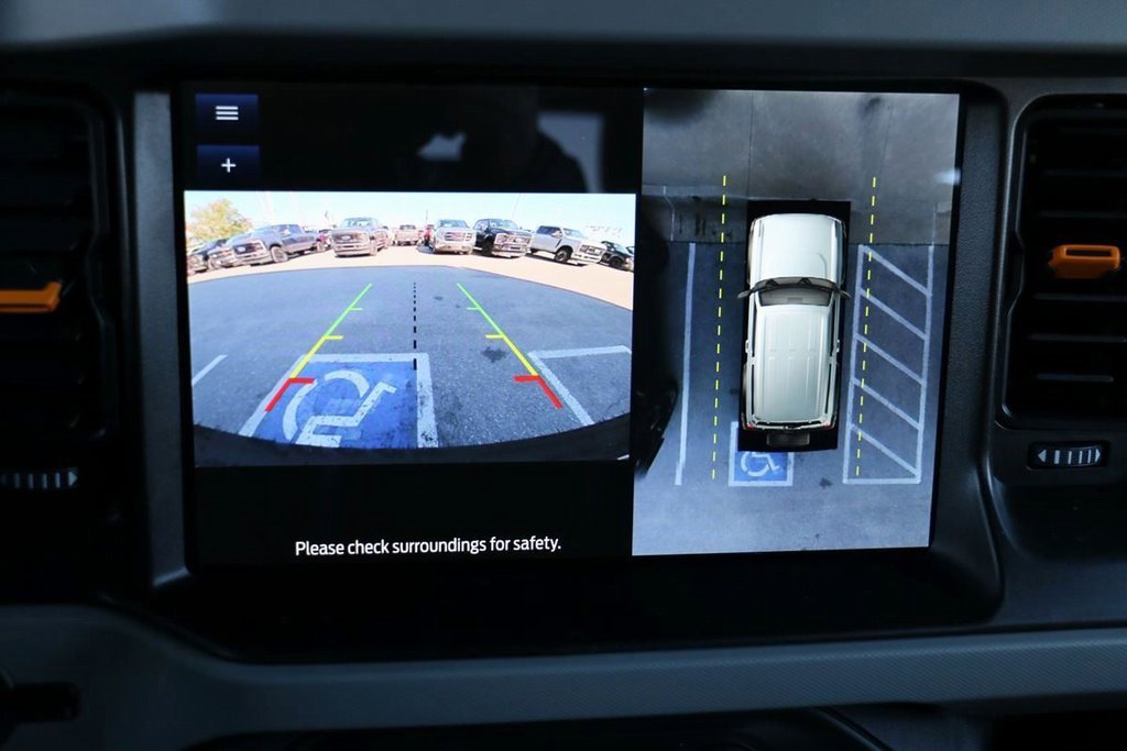 Used 2022 Ford Bronco Badlands image 16