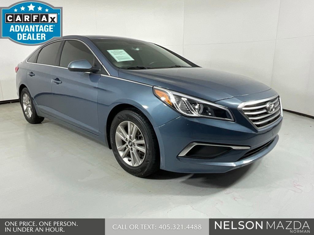 Used 2016 Hyundai Sonata SE image 1