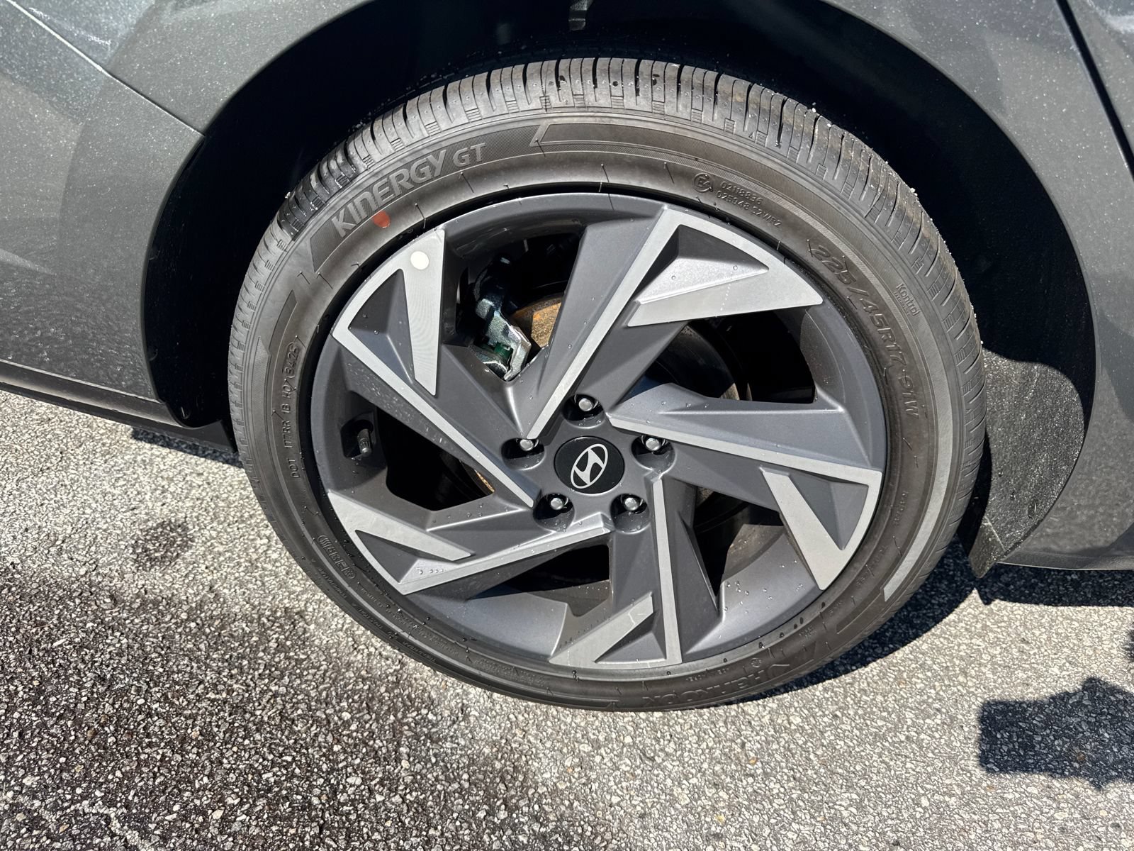 New 2026 Hyundai Elantra Limited FWD image 18