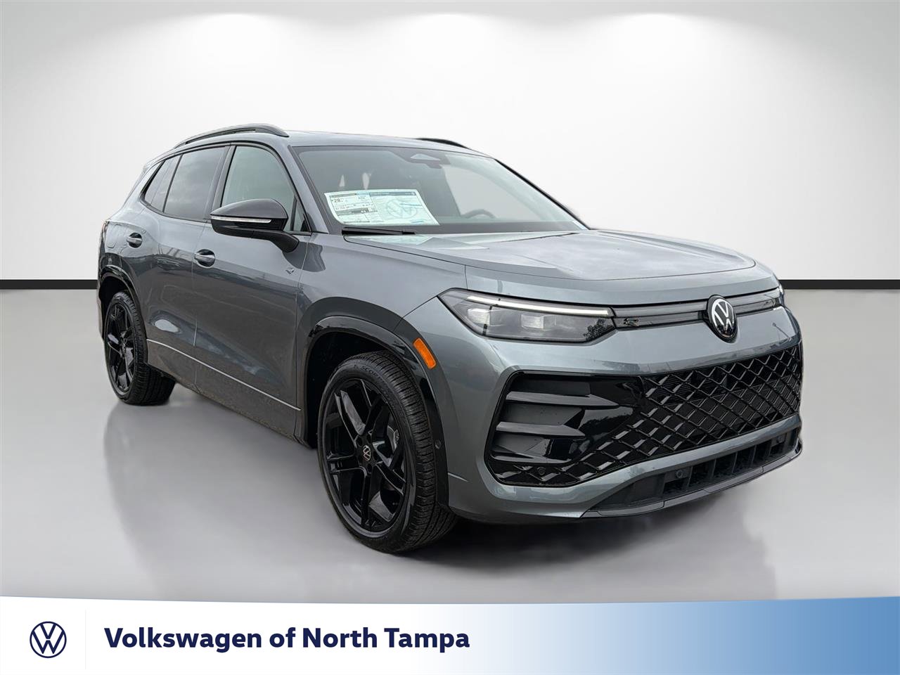 New 2026 Volkswagen Tiguan SE R-Line FWD image 1