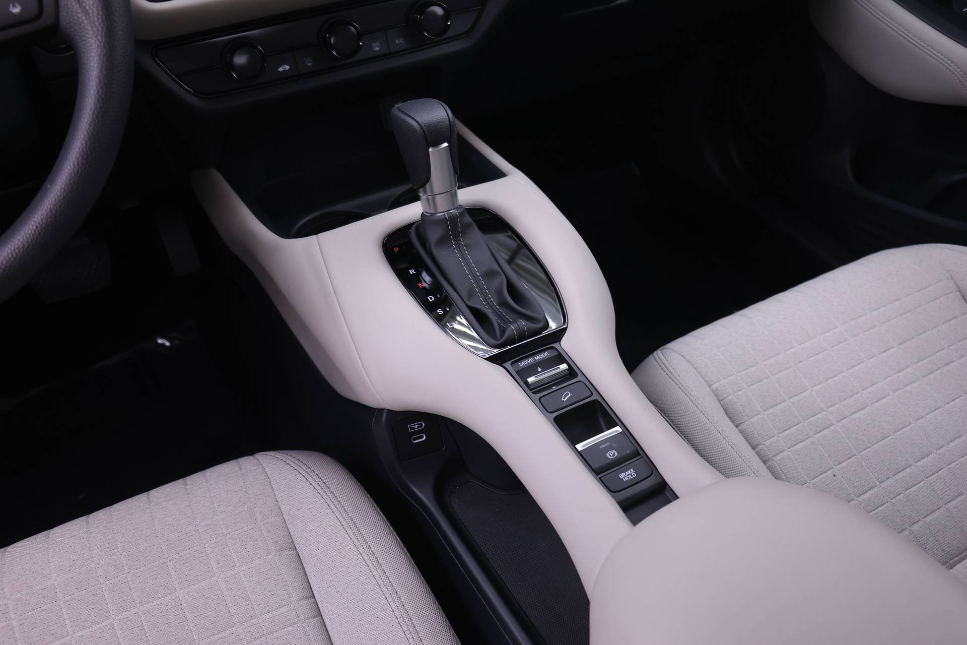 Certified 2025 Honda HR-V LX image 13