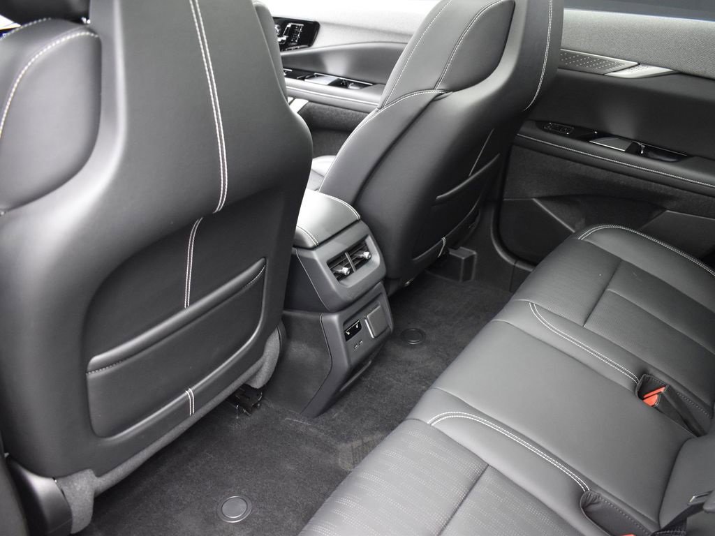 Certified 2025 Cadillac Optiq Sport 2 w/ LPO, Floor Liner Package image 30