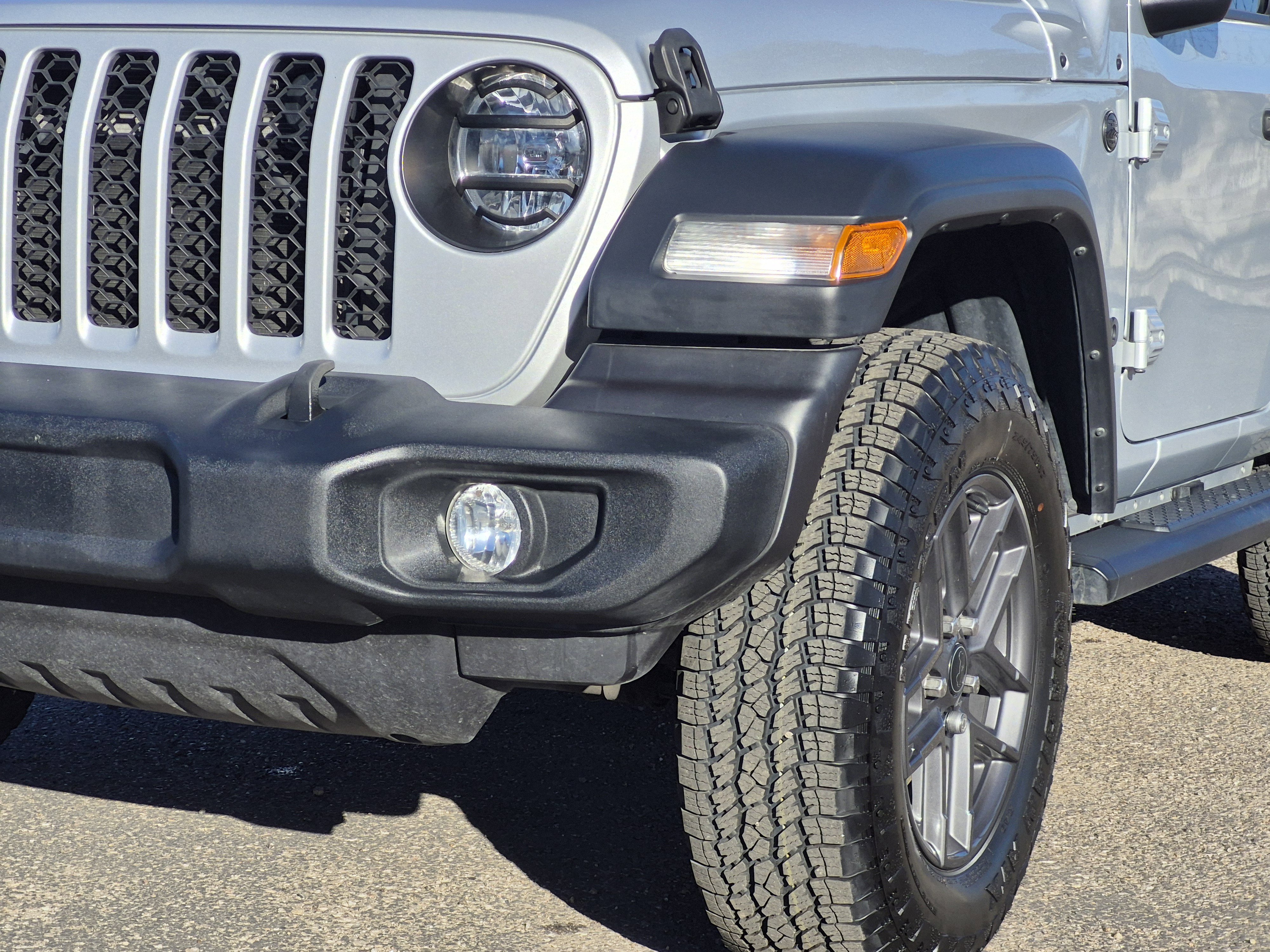Used 2024 Jeep Wrangler Sport S image 9