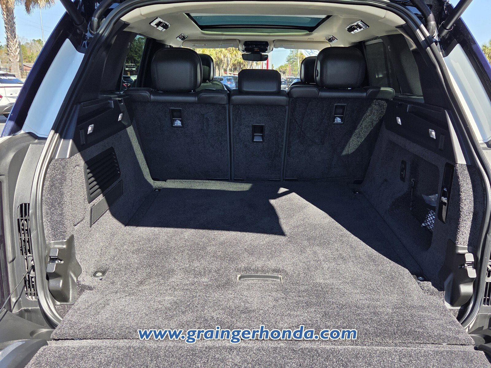 Used 2023 Land Rover Range Rover SE image 13