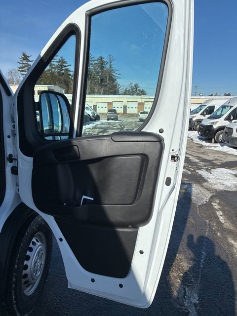 Used 2025 RAM ProMaster 2500 w/ Convenience Group image 14