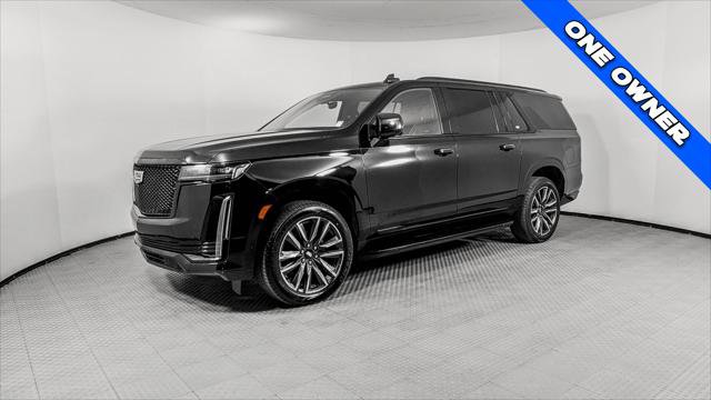 Used 2023 Cadillac Escalade ESV Sport AWD/4WD image 2