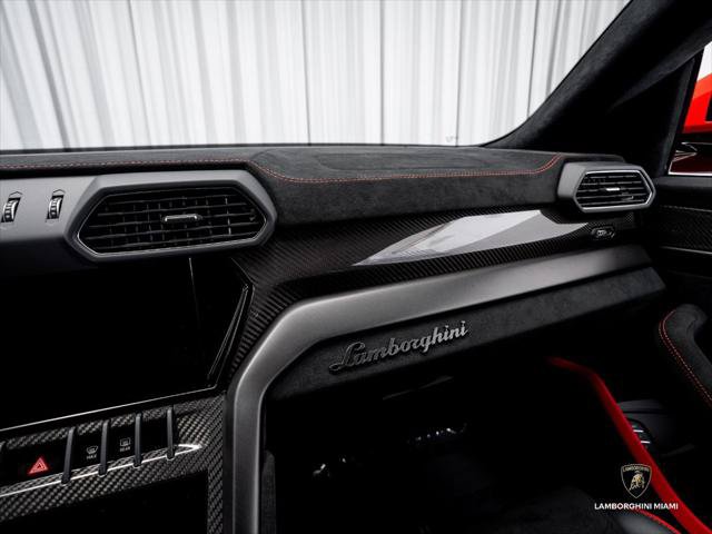 Used 2023 Lamborghini Urus Performante AWD/4WD image 37