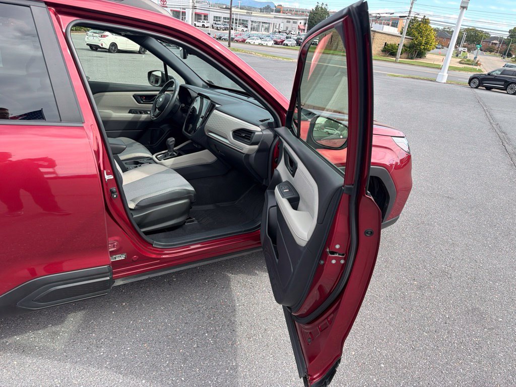 Certified 2025 Subaru Forester Premium AWD/4WD image 23