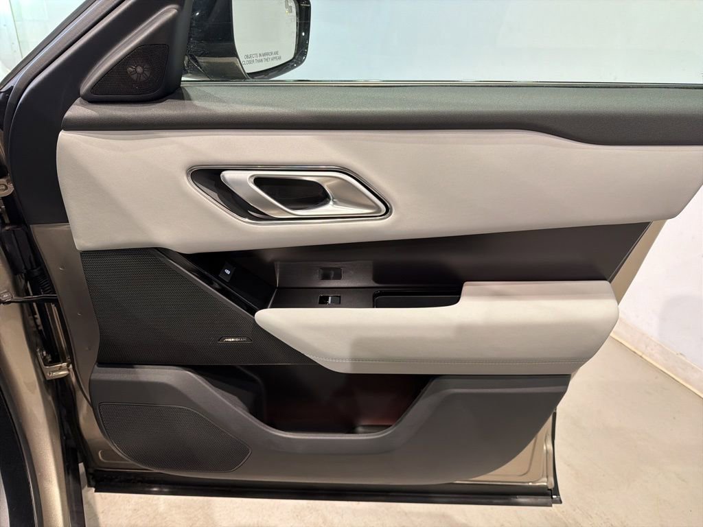 Used 2026 Land Rover Range Rover Velar Dynamic SE AWD/4WD image 37