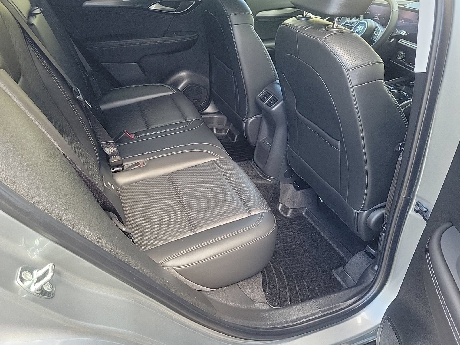 Used 2025 Buick Envision Preferred AWD/4WD image 13