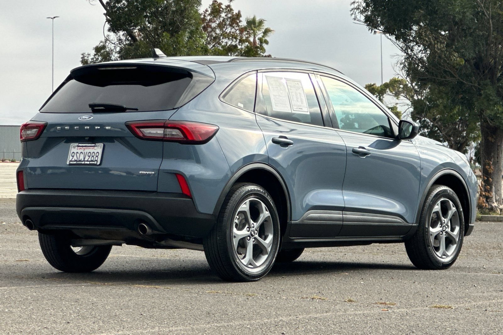 Used 2025 Ford Escape ST-Line Select AWD/4WD image 3