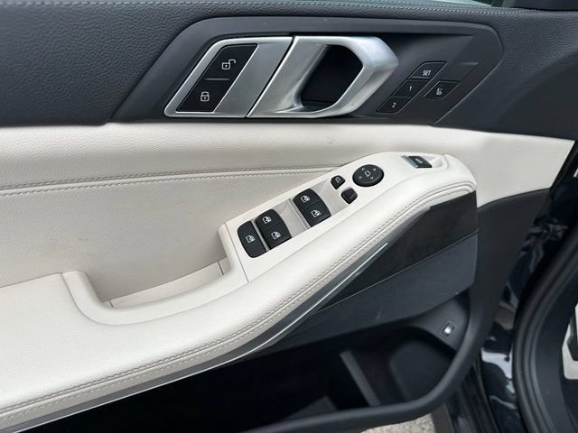 Used 2022 BMW X5 xDrive45e w/ M Sport Package AWD/4WD image 38