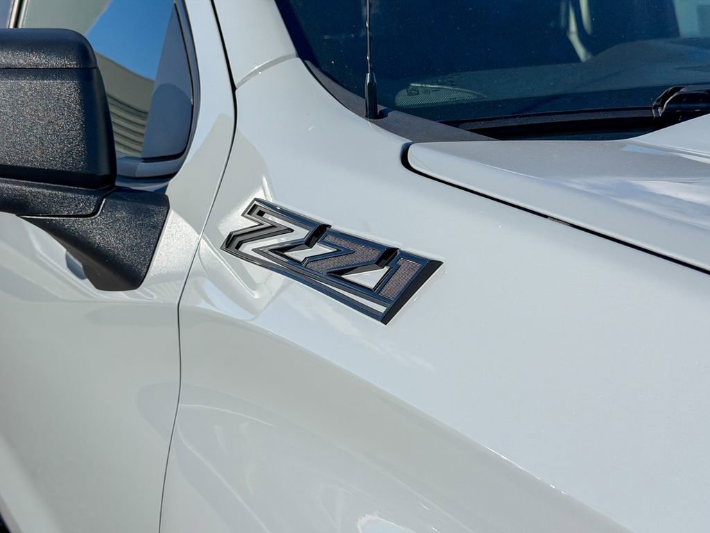Used 2024 Chevrolet Silverado 1500 Custom Trail Boss w/ Turbomax Blackout Package image 7