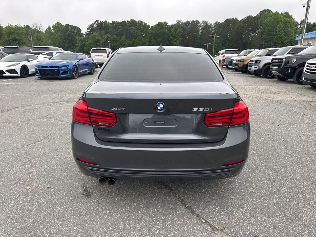 Used 2018 BMW 330i xDrive Sedan w/ Convenience Package AWD/4WD image 4
