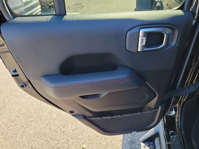 Used 2023 Jeep Gladiator Rubicon w/ LED Lighting Group AWD/4WD image 6