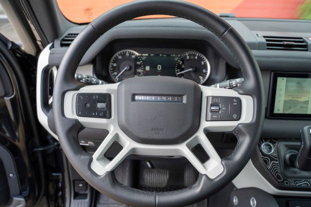 Used 2023 Land Rover Defender 110 S image 25