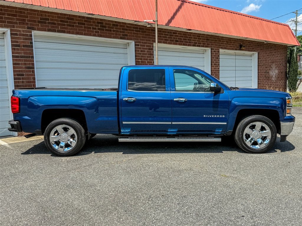 Used 2015 Chevrolet Silverado 1500 LTZ Z71 w/ LTZ Plus Package AWD/4WD image 28