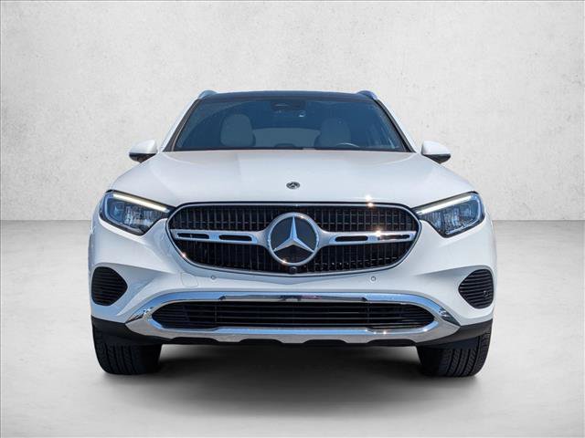 Used 2025 Mercedes-Benz GLC 350e 4MATIC image 2