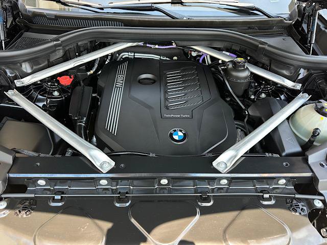 Used 2023 BMW X5 xDrive40i w/ Premium Package AWD/4WD image 11