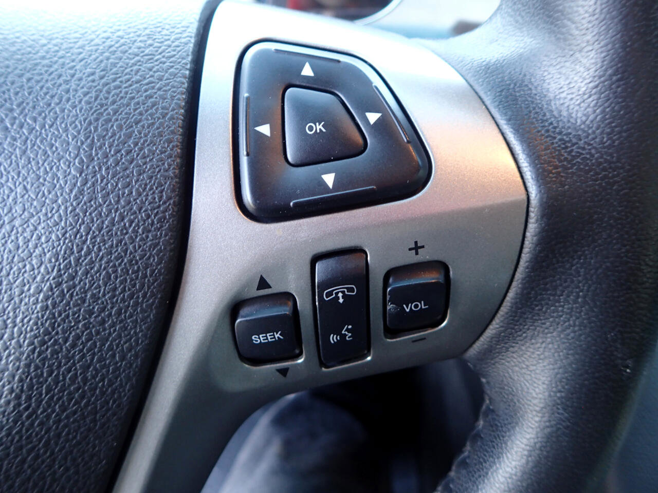 Used 2016 Ford Taurus Limited FWD image 15