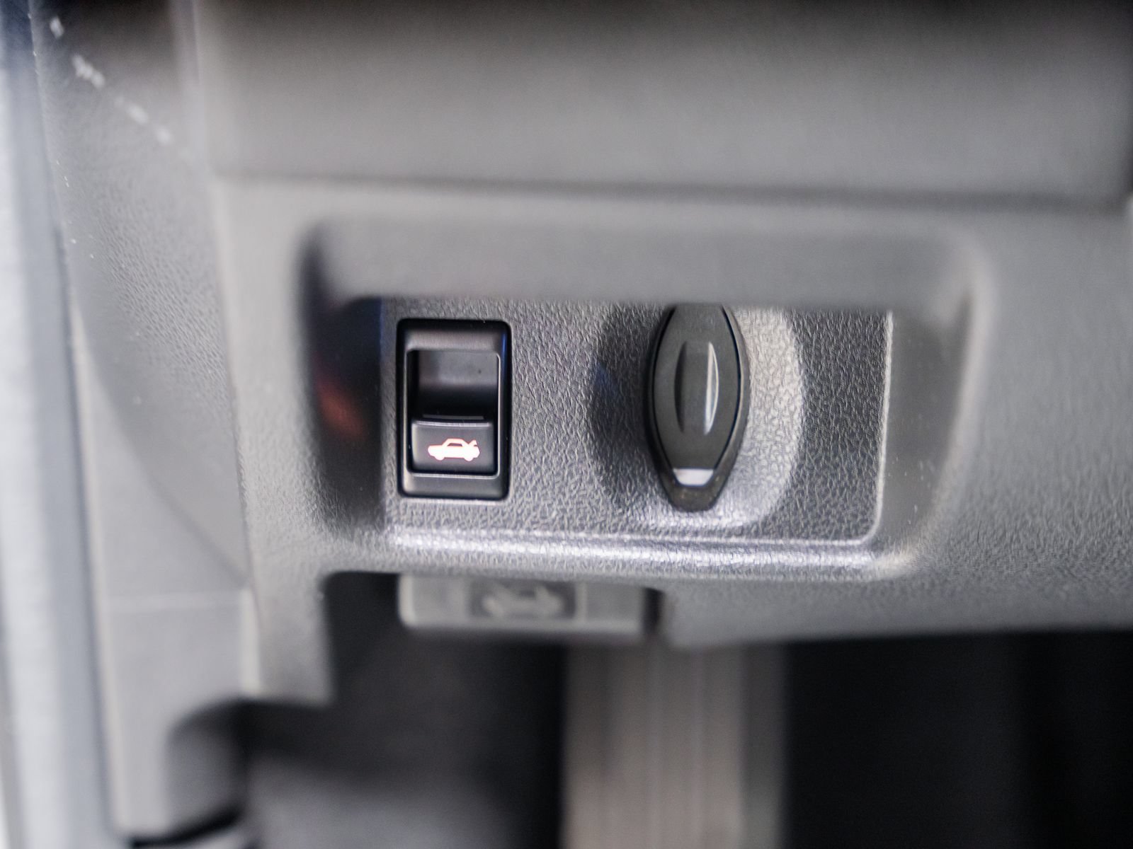 Used 2009 Nissan GT-R Premium AWD/4WD image 51