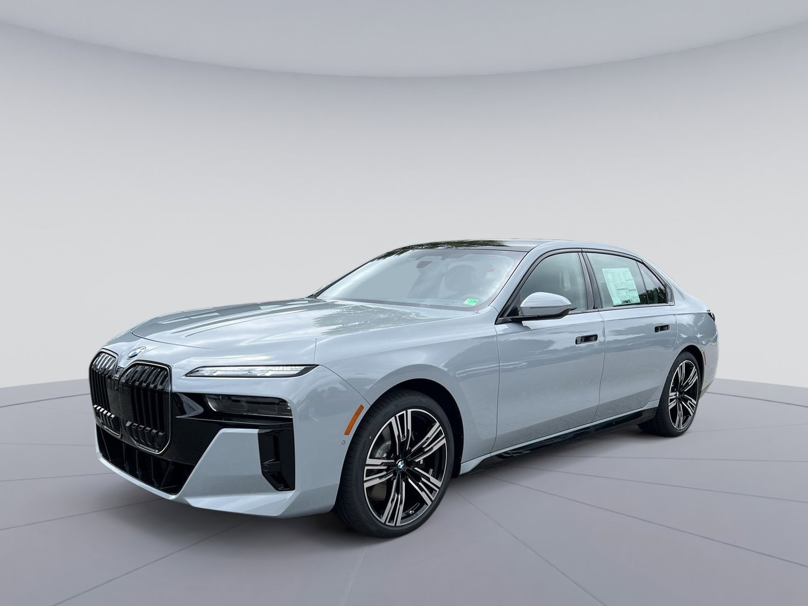 New 2025 BMW 740i xDrive w/ Executive Package image 1