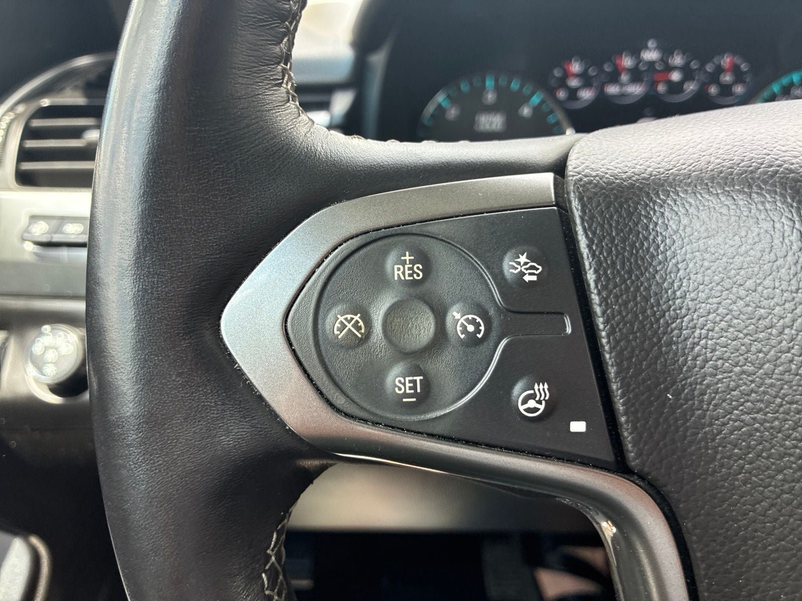 Used 2018 Chevrolet Tahoe Premier AWD/4WD image 30