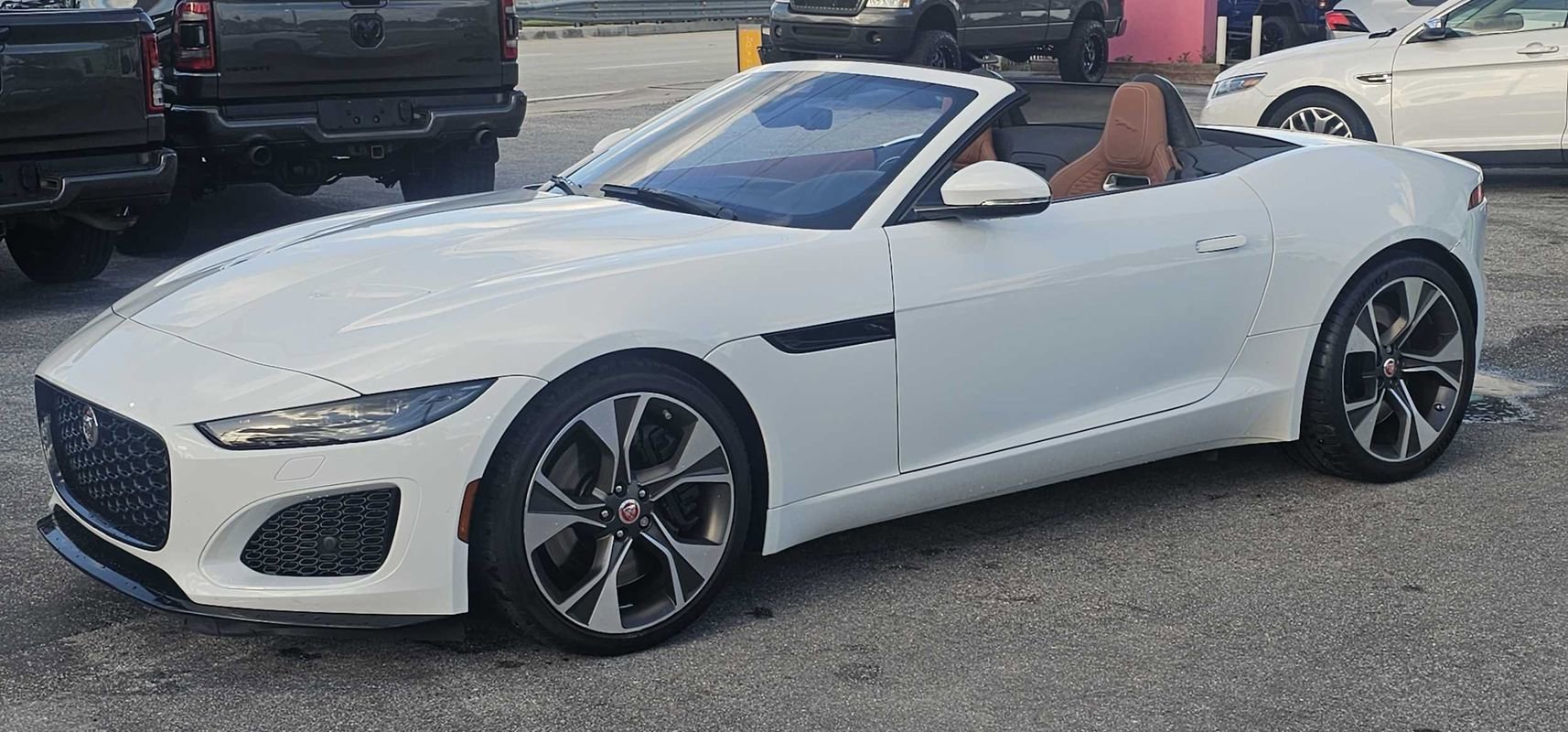 Used 2023 Jaguar F-TYPE Convertible image 17