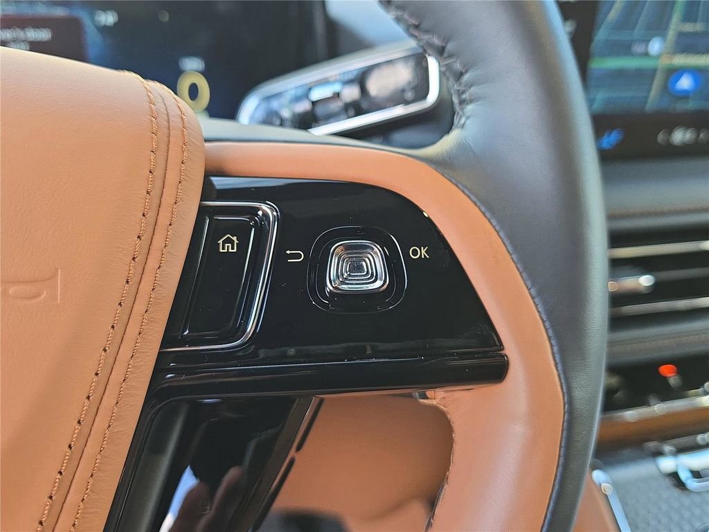 Used 2025 Lincoln Aviator Black Label image 26