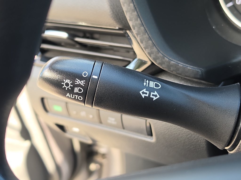 Used 2024 Nissan Sentra SV FWD image 22