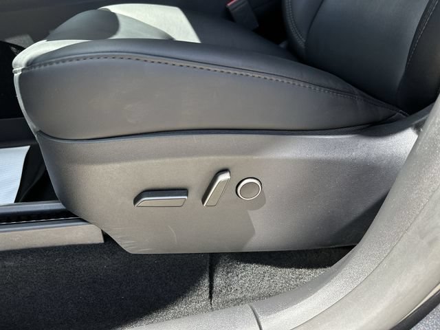 Used 2024 Tesla Model Y Long Range AWD/4WD image 20